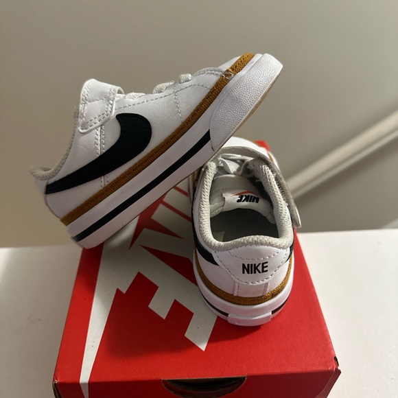 Nike Court Legacy sz 6c - Picture 2 of 5